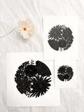 Load image into Gallery viewer, Flower Circle Print
